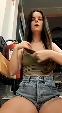 Snapshot of RaonXO chatting on January 2025 06:36:02 PM RaonXO online show from January 2025 06:36:02 PM