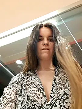 Snapshot of RaonXO chatting on February 2025 06:38:01 PM RaonXO online show from February 2025 06:38:01 PM