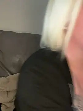 Snapshot of Blondiee3088 chatting on March 2025 03:56:01 PM Blondiee3088 online show from March 2025 03:56:01 PM