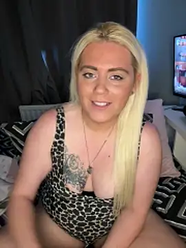 Snapshot of Blondiee3088 chatting on November 2025 01:39:02 PM Blondiee3088 online show from November 2025 01:39:02 PM