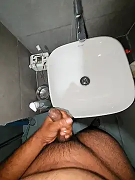 rahulGJ03 online show from February 2025 05:04:02 PM