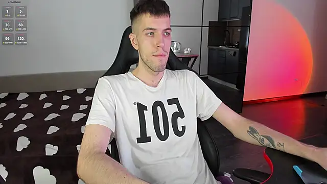 White Dylan online show from March 2025 09:48:02 PM