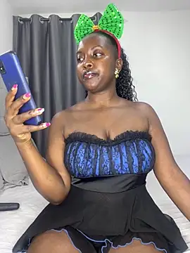 prettiepearl online show from December 2025 09:01:01 PM