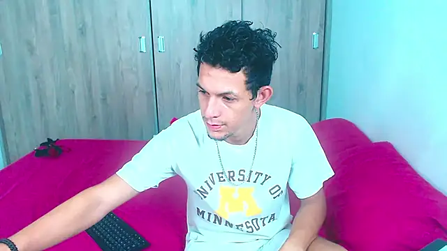 Snapshot of meridandwither chatting on February 2026 11:29:01 AM meridandwither online show from February 2026 11:29:01 AM