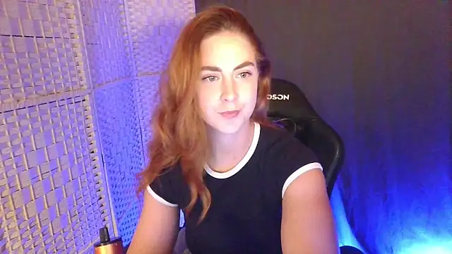 Snapshot of KayleyxEmily chatting on February 2026 09:11:02 PM KayleyxEmily online show from February 2026 09:11:02 PM