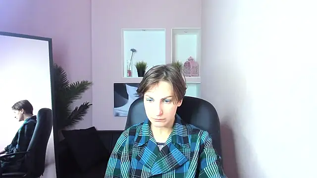 AuroraScript online show from March 2025 06:30:01 PM