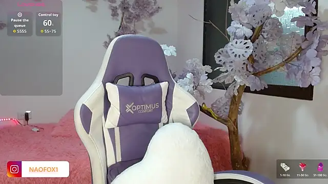 Snapshot of NaomiFox1 chatting on November 2025 04:01:02 AM NaomiFox1 online show from November 2025 04:01:02 AM