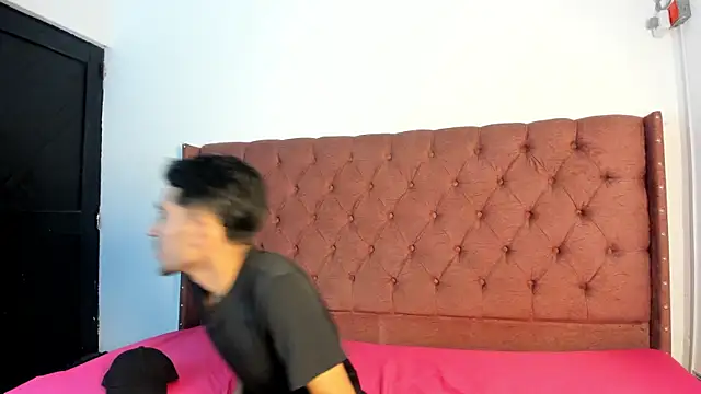 Snapshot of boys_yourparty chatting on September 2025 01:00:01 PM boys yourparty online show from September 2025 01:00:01 PM