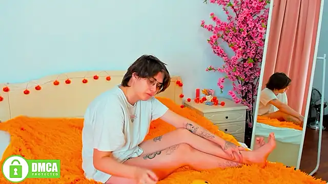 Snapshot of Funny_bunnyy chatting on December 2024 03:37:02 AM Funny bunnyy online show from December 2024 03:37:02 AM