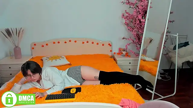 Snapshot of Funny_bunnyy chatting on December 2024 03:20:01 AM Funny bunnyy online show from December 2024 03:20:01 AM