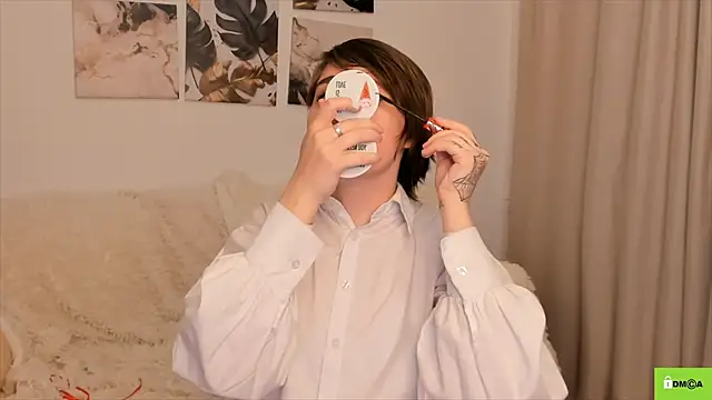 Snapshot of Funny_bunnyy chatting on December 2024 09:24:02 PM Funny bunnyy online show from December 2024 09:24:02 PM