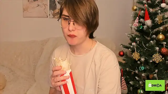 Snapshot of Funny_bunnyy chatting on December 2024 01:54:02 PM Funny bunnyy online show from December 2024 01:54:02 PM