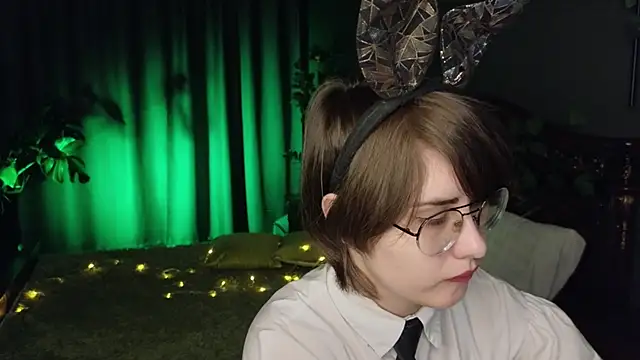 Snapshot of Funny_bunnyy chatting on January 2025 01:41:02 PM Funny bunnyy online show from January 2025 01:41:02 PM