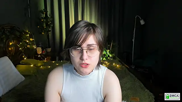 Snapshot of Funny_bunnyy chatting on January 2025 02:32:01 PM Funny bunnyy online show from January 2025 02:32:01 PM