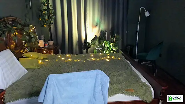 Snapshot of Funny_bunnyy chatting on January 2025 05:33:02 PM Funny bunnyy online show from January 2025 05:33:02 PM