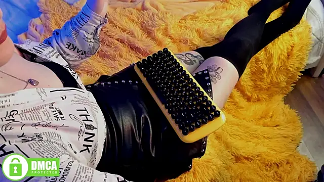 Snapshot of Funny_bunnyy chatting on January 2025 09:34:02 PM Funny bunnyy online show from January 2025 09:34:02 PM