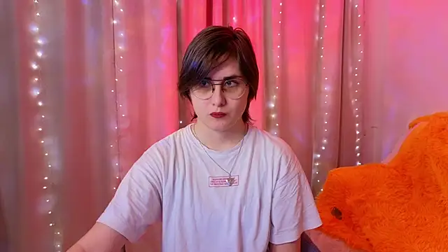 Snapshot of Funny_bunnyy chatting on January 2025 04:02:02 AM Funny bunnyy online show from January 2025 04:02:02 AM