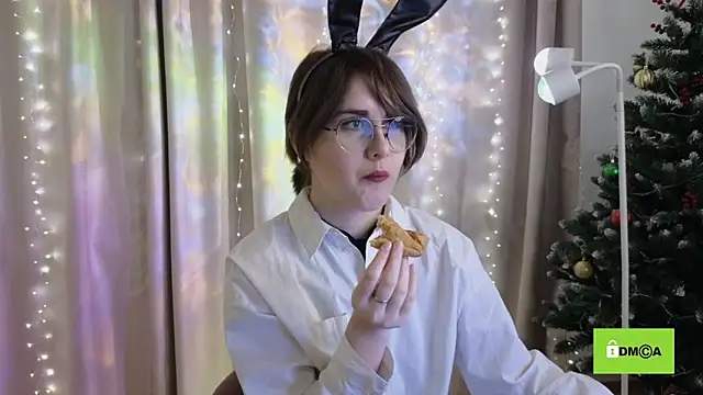 Snapshot of Funny_bunnyy chatting on January 2025 08:54:01 PM Funny bunnyy online show from January 2025 08:54:01 PM