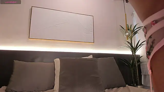 SophieBlake online show from February 2025 07:27:02 PM