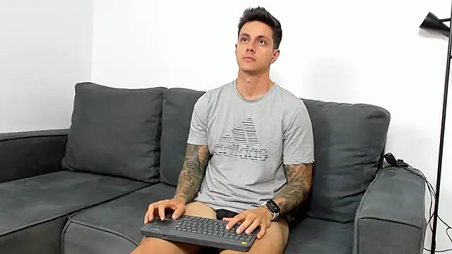 Snapshot of JeanBroc chatting on October 2025 08:40:02 PM JeanBroc online show from October 2025 08:40:02 PM