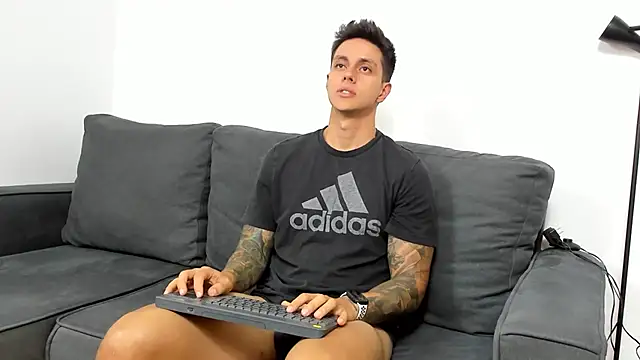 Snapshot of JeanBroc chatting on October 2025 08:40:01 PM JeanBroc online show from October 2025 08:40:01 PM