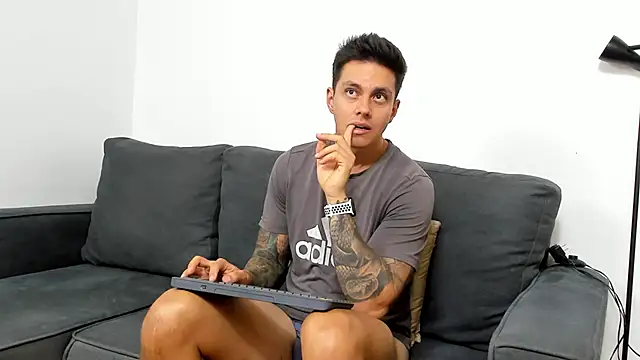 Snapshot of JeanBroc chatting on October 2025 08:39:01 PM JeanBroc online show from October 2025 08:39:01 PM