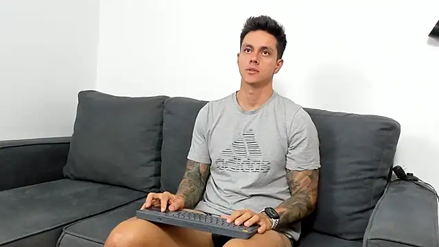 Snapshot of JeanBroc chatting on October 2025 08:40:01 PM JeanBroc online show from October 2025 08:40:01 PM