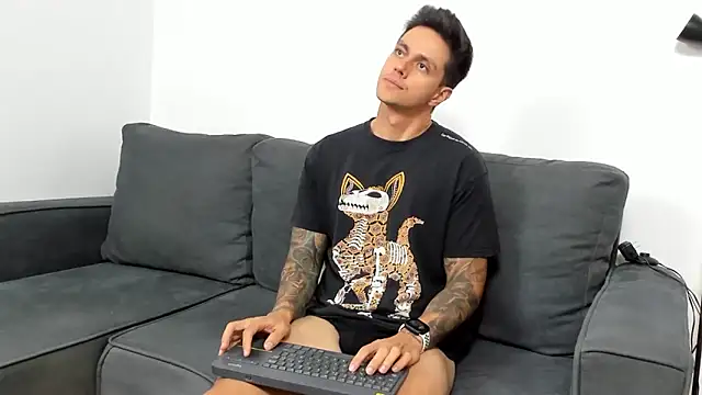 Snapshot of JeanBroc chatting on October 2025 08:30:02 PM JeanBroc online show from October 2025 08:30:02 PM