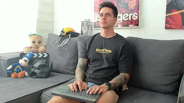 Snapshot of JeanBroc chatting on March 2026 07:32:01 PM JeanBroc online show from March 2026 07:32:01 PM