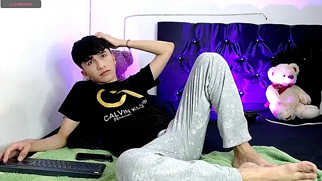 benji hoter online show from October 2025 09:44:02 PM