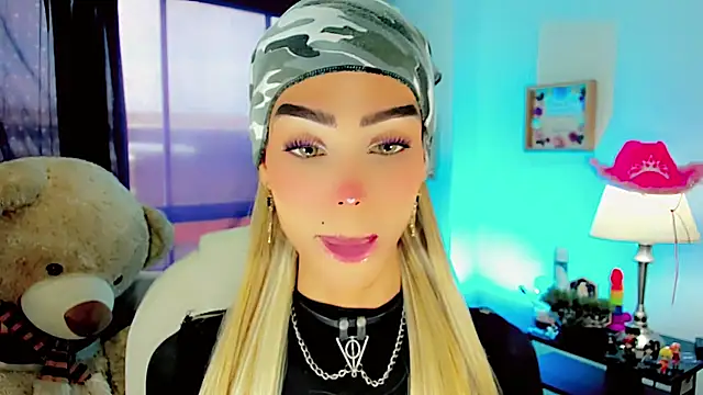 dollswit01 online show from January 2025 07:39:01 PM