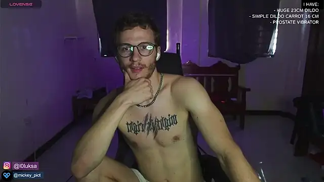 Snapshot of mickeypict chatting on January 2025 06:27:01 AM mickeypict online show from January 2025 06:27:01 AM