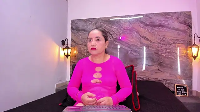 Yaya    11 online show from May 2026 10:50:02 PM