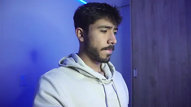 dam0n fr0st online show from December 2024 12:45:02 PM