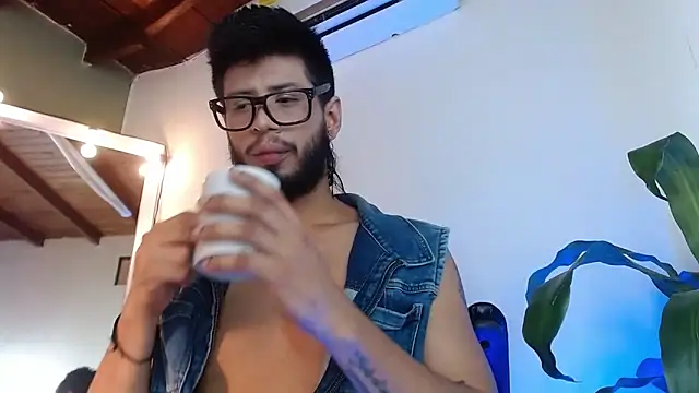 Snapshot of Colby_brown03 chatting on February 2026 09:07:01 PM Colby brown03 online show from February 2026 09:07:01 PM