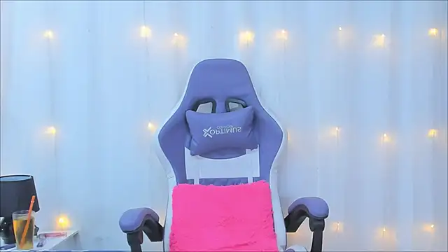 Snapshot of AnneGagner chatting on February 2025 10:26:01 PM AnneGagner online show from February 2025 10:26:01 PM