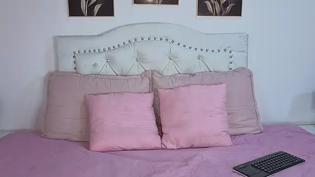 Snapshot of AnneGagner chatting on September 2025 06:51:02 PM AnneGagner online show from September 2025 06:51:02 PM