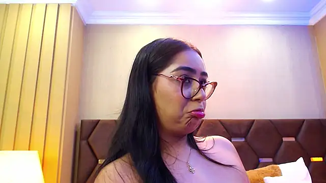 Snapshot of DevonPiers chatting on January 2025 06:52:01 PM DevonPiers online show from January 2025 06:52:01 PM