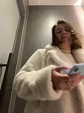 SuzieMurray online show from December 2024 12:27:02 PM