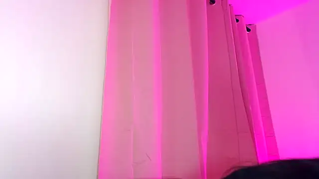 kimberlyhills1 online show from December 2025 03:35:01 AM