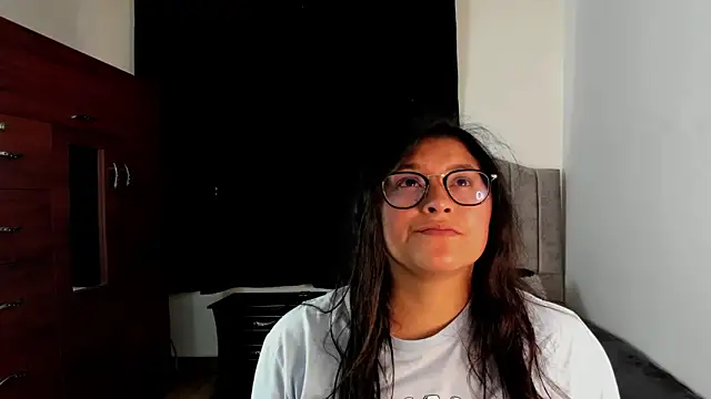 lorymoon online show from January 2025 07:10:01 PM