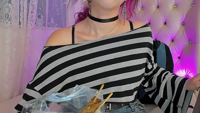 AlexaFoxy18 online show from September 2025 06:39:01 AM