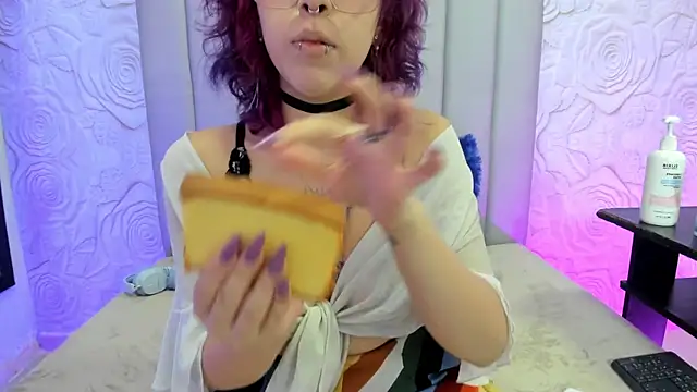 Snapshot of AlexaFoxy18 chatting on April 2026 06:14:02 AM AlexaFoxy18 online show from April 2026 06:14:02 AM