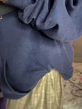 Im Little online show from December 2024 03:37:02 AM