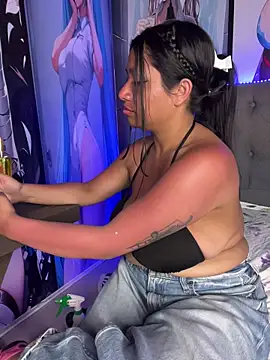 Im Little online show from December 2025 03:25:01 AM