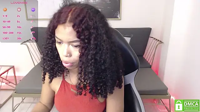 Snapshot of Shenna_brunette_ chatting on December 2024 04:08:02 PM Shenna brunette online show from December 2024 04:08:02 PM