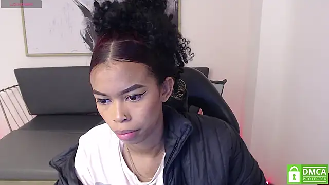 Snapshot of Shenna_brunette_ chatting on January 2025 01:20:02 PM Shenna brunette online show from January 2025 01:20:02 PM