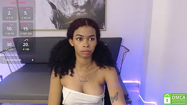 Snapshot of Shenna_brunette_ chatting on January 2025 04:03:01 PM Shenna brunette online show from January 2025 04:03:01 PM