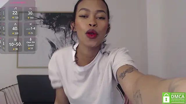 Snapshot of Shenna_brunette_ chatting on February 2025 01:08:02 PM Shenna brunette online show from February 2025 01:08:02 PM