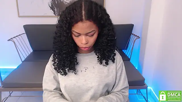 Snapshot of Shenna_brunette_ chatting on February 2025 01:10:02 PM Shenna brunette online show from February 2025 01:10:02 PM